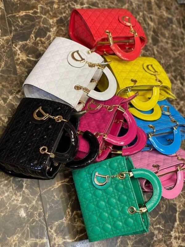 Wholesale Handbags Pallets Liquidation online - Image 4